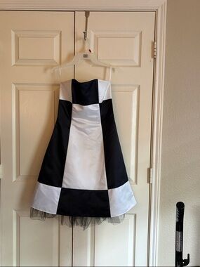Jessica McClintock Black and White Strapless A-Line Dress